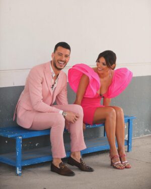 Maria Cerqueira Gomes Instagram - 🥂 meu amigo @ruben_rua!

Que seja um ano em GRANDE, cheio de amor e sonhos realizados!

Que contes sempre comigo… o silêncio que equilibra as tuas explicações, a passividade que às vezes tanto te irrita mas eu sei que valorizas!😂😏 

Estou aqui! ❤️