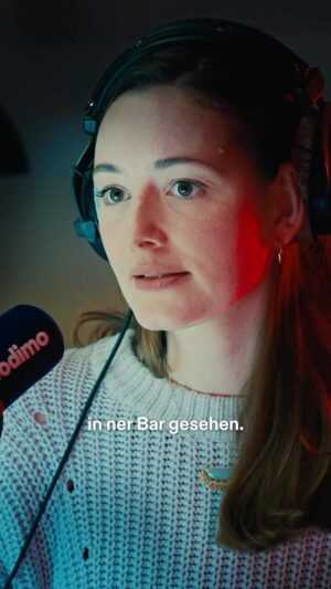 Maria Ehrich Instagram - Habt ihr schon von “Angel Shots” gehört? 
Wir sprechen aus dem Anlass einer echt krassen neuen Folge Reise in den Tod auf @podimo_de darüber! Diese geht wirklich unter die Haut und hat uns echt mitgenommen. Umso wichtiger, dass wir über Angel Shots reden. Verbreitet die Info an eure FreundInnen, damit wir alle sicher bleiben. ♥️
#podcast #reiseindentod #podimo #werbung