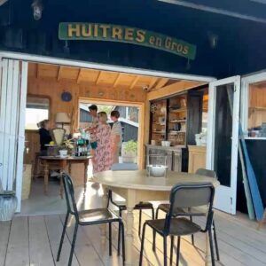 Maria Hering Instagram - Some memories from cap ferret .. 🇫🇷 loved this authentic restaurant.. the oysters and seafood are their specialty, everything fresh caught right in front the ocean 🌊 
Do you like oysters? 
.
#capferret, #makingmemories, #thankyou, #love, #powerofpositivity, #seafood, #roadtrip, #authentic, #believe