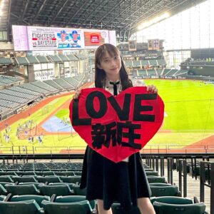 Maria Makino Instagram - ♡
♡
⚾️日本生命セ･パ交流戦2024⚾️
北海道日本ハムファイターズVS.横浜DeNAベイスターズ
2024.5.31🐻ES CON FIELD HOKKAIDO
🐻🐻🐿🦊
うちの試合行きました💖応援❣️❣️❣️
LOVE❤️新庄
つづく🐰“まりブロ”みてね
♡
♡

#LOVE新庄 ❤️
#lovefighters 🐻🐻🐿🦊 #北海道日本ハムファイターズ 💖
#モーニング娘24 #牧野真莉愛