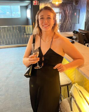 Maria Stavang Instagram - Premiere på 71 i dag 🥹🙌🏻
