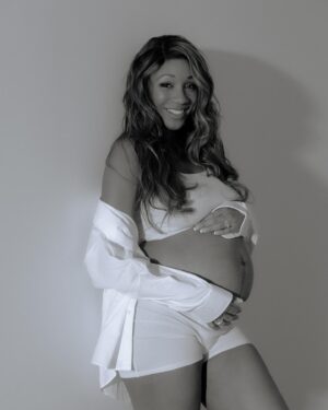 Maria Taylor Instagram - Pregnancy made me stop passing judgement on my body and just be grateful. The stretch marks, linea nigra, extra pounds, widening hips, and swollen everything served a purpose. 

I’ve never been more proud of my imperfect body.

styled by @thatgirlthatdidyourhair 
📸: @valineciaga
