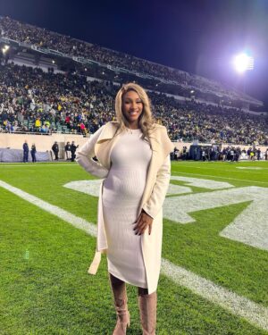 Maria Taylor Instagram - Sweater Weather = Perfect Football weather ❤️