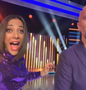 Mariam Hernández Instagram - Esta noche vuelve @hitlistrtvc a las 22:30 hrs, ¡este  programa me hace tan feliz! @ivantorresep dale al playyyyy mi niño!! 

Gracias @ehmoda @sandroparis ❣️
Y a mi querida @rakelquesada que me pone bella cada semana .