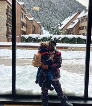 Mariam Hernández Instagram - Siempre sois el mejor plan @baqueira_beret 🤍❄️