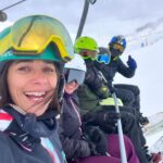 Mariam Hernández Instagram - Siempre sois el mejor plan @baqueira_beret 🤍❄️