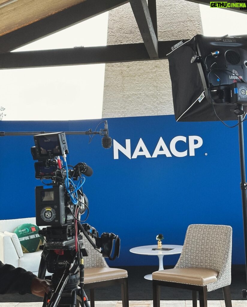 Mariama Diallo Instagram - Office for the day @naacpimageawards 🎙️ So honored to be hosting at the @naacp Gold tournament this morning. Swipe to see a few highlights from the event ! More to come. Thank you so muc @naacp & @wellsfargo for having me host. Full outfit from @styledbylanimal x @lanimalco 🤍 (cuz I know yall will ask lol )
