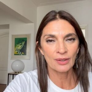 Mariana Arias Instagram - MARiANA ENTREVISTA
En You Tube
Link in BIO