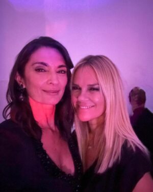 Mariana Arias Instagram - Feliz Cumpleaños @elizabeth.a.marquez 
Un comienzo con muchos proyectos y alegría, amor multiplicado!! Love you!