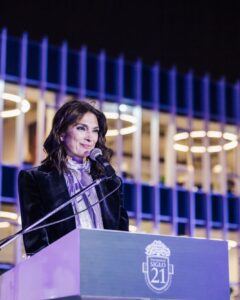 Mariana Arias Instagram - Gracias @lasiglo21 
Un placer compartir con ustedes un hito en la historia de la Universidad. El innovador y tecnológico edificio “Salud y Bienestar” “Academia 21” que albergará 10 carreras ligadas a la salud y al cuidado de la vida. Desde la Provincia de Córdoba Hacia todo el país y la región. Son 75 mil los egresados y 80 mil los alumnos que hoy pueden acceder a una educación superior desde @lasiglo21 
Felicidades!!

Outfit @menage_a_trois_boutique 
Pelo @cristianluna.concept