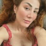 Mariana Avila Instagram - Otra vez pensando de más… 🕸️ 👩‍🦰