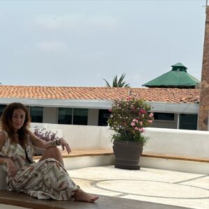 Mariana Avila Instagram - feliz 🙃 🌼
👗: @caro_naranjo.mx 
⚡️🥵 tu pelirroja de confianza 
⚡️amamos buscar rayitos de sol ☀️en @hotelrockaway