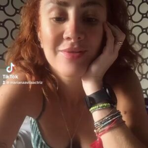 Mariana Avila Instagram - POR DIVERSIÓN…
#LaPeli
#purasrisas