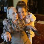 Mariana Gross Instagram - Natal com Vovó! Dona Céu, 99 anos, chiquérrima e amada. ❤️
