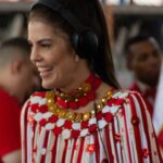 Mariana Gross Instagram - Mais uma temporada pré-folia na Cidade do Samba, ao vivo, no RJ1. Obrigada, equipe nota 1000. Sem cada um de vocês, não entramos no ar. Obrigada, @judicefabio e @miltoncunhaoficial pela parceria de tantos anos. Obrigada, @alexandervicente58 por acreditar na minha ideia de look e realizar. Obrigada, @maluheventos , minha mãe, e seus pitacos fundamentais. Obrigada, especialmente, às AGREMIAÇÕES, pela alegria. “Não deixe o samba morrer”. ❤️ 📸 by @marcelomourafotografia