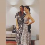 Mariana Gross Instagram - Com a genial. @monicamartelli 💛 que peça bacana! Que texto! #minhavidaemmarte