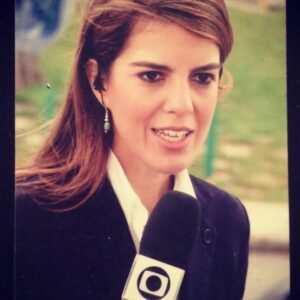 Mariana Gross Instagram - Dia do Repórter. E quantos momentos vivi. Muita história pra contar.