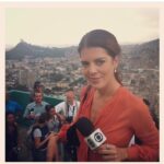 Mariana Gross Instagram - Dia do Repórter. E quantos momentos vivi. Muita história pra contar.