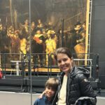 Mariana Gross Instagram - The Night Watch (Rembrandt). luvas casacos folhetos gorros.