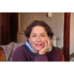 Mariana Loyola Instagram - Me dicen que estoy igual a mi mamá.

Esto fue hace 13 años.

Qué rápido pasa el tiempo.

Les pasa?