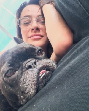 Mariana Molina Instagram - eu jogando baralho, alguns pets e frases motivacionais