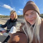 Mariana Prachařová Instagram - Všechno nejkrásnější všem ženám ke Dni matek! Jste hrdinky a máte můj obdiv. A ten největší má ta moje🩷 Děkuju za to, že jí mám!