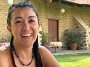 Marianna Burelli Instagram - Estos grandes maestros: Izta y Popo. 
Gracias @ivs_casillas  por contenernos con tu sabiduría… Gracias @constanza_boquet cómplice taurina incansable mágica … tribu hermosa a todes Gracias 🙏🏽 🪶🍄‍🟫🌈🌋🧚🏻‍♂️🫀