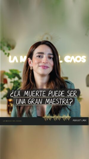 Marianna Burelli Instagram - La simple idea de que alguien cercan@ a nosotr@s pueda irse de este mundo, a la mayoría, puede llenarnos de miedo, ansiedad, tristeza e incertidumbre, pero ¿podemos aprender del dolor que causa perder a un ser querid@? 

@mariannaburelli me contó en el capítulo “La muerte de mi papá me enseñó a vivir” cuál fue la clave para transformar su dolor en sabiduría y también hablamos de: 

- Cómo atravesó ella el duelo por la pérdida de su papá 
- La importancia de que nuestras palabras y acciones sean congruentes
- La historia sin filtro de cómo creamos nuestra empresa de productos de belleza sustentables @amainatural 
- Cómo hemos aprendido a separar la amistad de lo laboral sin morir en el intento
- Los retos más grandes de emprender con una amiga… 
- Cómo elegir la causa social que más nos mueve para dedicarle tiempo y energía

*¡Recuerda que YA puedes escuchar el nuevo capítulo en Youtube, Facebook y TODAS las plataformas de audio (incluyendo Spotify, Apple Podcasts y Amazon Music)!
