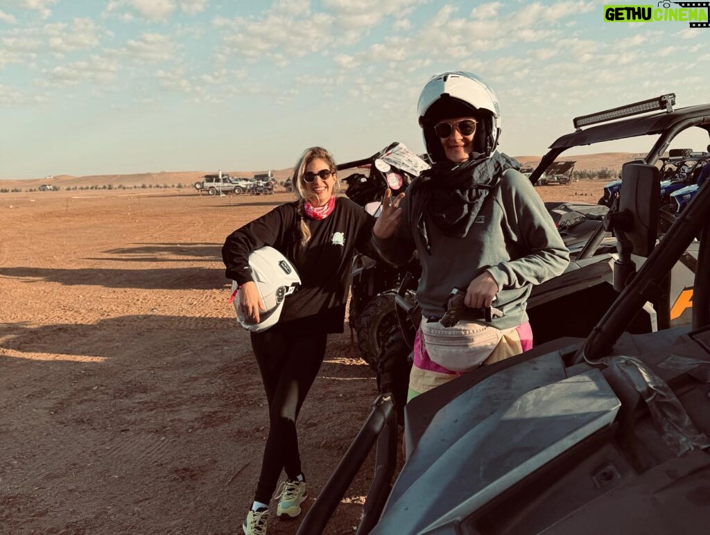 Marie-Lyne Joncas Instagram - Trip dans le désert épisode 2!