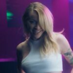 Marie-Mai Instagram - Ma nouvelle chanson POUR TOI est disponible sur toutes les plateformes numériques. 💜 Elle est accompagnée d’une performance en plan-séquence tirée d’Immuable. J’espère que la chanson saura vous inspirer et vous faire danser autant que moi! Le lien est dans ma bio! 📺 « Marie-Mai Immuable » sera diffusé à @telequebec le 25 février à 21 h pour souligner mes 20 ans de carrière. ___________________ Paroles et musique : Marie-Mai, @jaymielavigne et @max.ant Production exécutive : @franceaimy Maison de production : @romeoetfils Réalisation : @derekbranscombe Chorégraphie : @shanie_blais Danseur : @jamaledem Maison de disques : @spectramusique