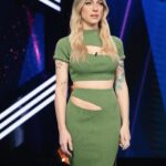 Marie-Mai Instagram - Si vous pensez qu’on donne des breaks à nos joueurs, et bien NON! Un autre GROS show les attend et vous fera vivre bien des émotions! De plus, l’annonce de la semaine ROUGE risque d’en déstabiliser plus d’un!!! P-S : J’adore ma job! @bigbrothercelebrites @noovo.ca