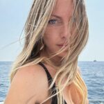 Marie-Mai Instagram - 🌊 🧜🏻‍♀️