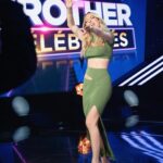 Marie-Mai Instagram - Si vous pensez qu’on donne des breaks à nos joueurs, et bien NON! Un autre GROS show les attend et vous fera vivre bien des émotions! De plus, l’annonce de la semaine ROUGE risque d’en déstabiliser plus d’un!!! P-S : J’adore ma job! @bigbrothercelebrites @noovo.ca
