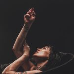 Marie-Mai Instagram - Quelque chose comme une libération. 🖤🤍🌙☀️✨ Noir sur Noir sur toutes les plateformes vendredi. Lien dans la bio. #MM7