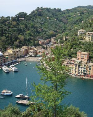 Marie Legault Instagram - Escapade à Portofino, et cette jolie terrasse…. 🤍

#italie #voyage #vacancesavecmesenfants #beautifuldestinations #beauty #soleil #jolieterrasse #portofino #train #smile #bonheur #happywoman #fitnessmotivation #fitwoman #fitfam