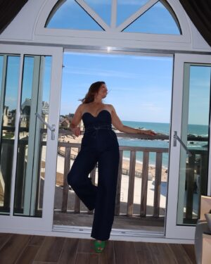 Marie Legault Instagram - Toujours cette combi-bustier 💙que j’adore 😊 

#modefemme #modefeminine #combibustier #stylefashion #womanstyle #mannequinseniorfemme #proagewoman #bustier #bluejeans👖 #glamourmodel #naturelle #femalemodel #modelling #fashionstyle #chicdecontracté

 
@virginiebth merci pour ta sélection 📷 💙