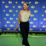 Marije Zuurveld Instagram - Kleine behind the scenes van gisteravond 🦚 Dankjewel Zapp Awards team 🩷