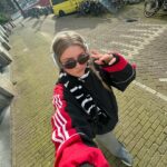 Marije Zuurveld Instagram - 🗑️🗑️🗑️ - grootste nepbril die ik kon vinden - 😡😡 *haat de douche* - nagelsalon zuurveld did it again 💅🏼 - before tijdens de repetities - het echte werk @worldskillsnl - nog ff sparen voor die grote prijs - maandelijkse ❌❌❌ wandeling