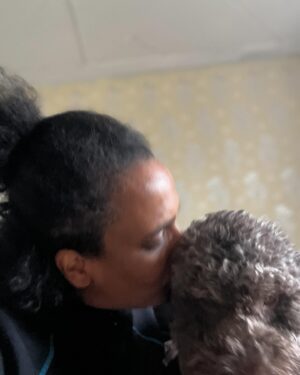Marika Carlsson Instagram - 4år i dag! Familjens glädjespridare och familjens mittpunkt. Alltid vid vår sida, alltid nyfiken, alltid utmanande, alltid leksugen och alltid den som tar mest plats i sängen! #lagotto #4år