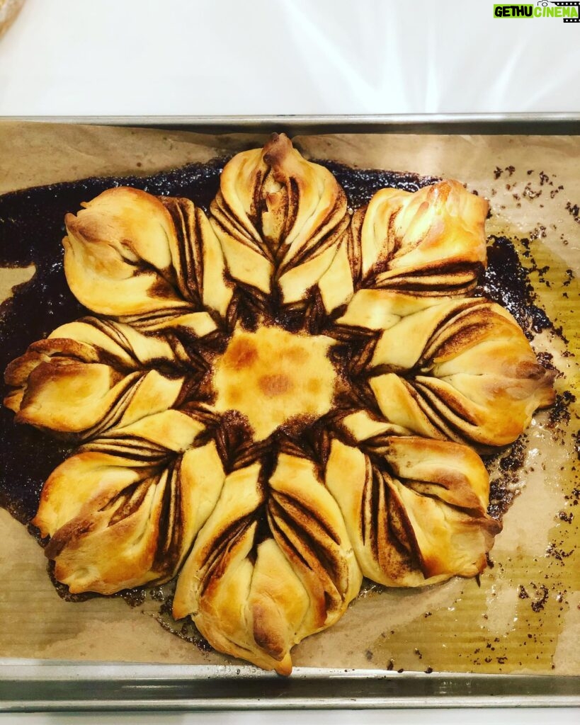 Marika Domińczyk Instagram - How did i miss that?! Yesterday was National Homemade Bread day 💕. Making bread during this pandemic has really been a game changer for me (and my family 😋) You are never to old to find a new passion in life. ♥️ #nationalhomemadebreadday #sourdough #realbread #homebaker #homemadebread #sourdoughstarter #breadskills #jackofalltrades #homebaking