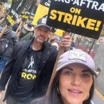 Marika Domińczyk Instagram - One day longer. One day stronger. As long as it takes! In #solidarity #power2performers @scottkfoley #sagaftrastrong #SagAftraStrike