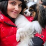 Marika Domińczyk Instagram - New cutie co-star who dis! Are you caught up on #thegirlsonthebus ??? Thursdays @streamonmax @scottkfoley also… 👀 its my 6 degrees of 🥓 😂🩷This show is so good 😘