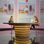 Marilou Instagram - Merci @mlarsenault pour ce bel entretien à @danslesmedias qui sera diffusé ce soir sur les ondes de @telequebec ! J’ai beaucoup de respect pour le professionnalisme et la soif de vérité de cette animatrice. Même si c’est parfois difficile de répondre spontanément à ses bonnes et complexes questions, elle nous sort des entrevues convenues et le respect avec lequel elle ose explorer la réalité de ses invités prouve qu’on peut questionner et s’intéresser à toutes les facettes d’une personnalité publique sans tomber dans la glorification ou dans l’humiliation. Et c’est bien je trouve.