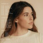 Marilou Instagram - Je suis fébrile de vous annoncer que je pars en tournée. Sortir du studio de ma chambre pour partager mes chansons et quelques reprises avec des gens qui aiment la musique me semblait le prochain pas à faire. Les billets sont en vente dès maintenant en suivant le lien dans ma bio. Hâte de vous voir xx