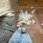 Marilou Instagram - Mi-avril dump. De la passion de ma grande pour Martine, au moment où j’ai réalisé qu’on n’est plus - toujours - malade comme durant les années de la petite enfance et que c’est génial. De ma première répétition avec mon band à l’éclipse. D’une immersion dans l’art visuel avec une petite perle, au début des tournages de (insérez le nom ici parce que je ne peux le faire moi). Pour finir avec l’œuvre d’une psychanalyste qui me touche profondément, surtout après les années que je viens de vivre au plan personnel. Que ce qui ressemble à des mots ne dise vraiment rien ou absolument tout @galerie_c.o.a 🫶