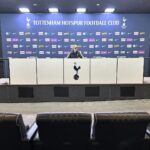 Mariloup Wolfe Instagram - Qu’est-ce qu’on ferait pas pour ses enfants?! 😜⚽️ @mirowolfe @tottenhamhotspurstadium