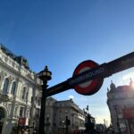 Mariloup Wolfe Instagram - Ahhhhh Londres!!!! Que j’aime cette ville! J’y avais passé 2 mois à mes 19 ans, quel bonheur que de la redécouvrir des années plus tard, et avec mon fils Miro en plus! 💙