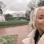 Mariloup Wolfe Instagram - Aujourd’hui sous la pluie, j’ai découvert la magnifique ville de Washington où les cerisiers étaient tous en fleur! 🌸 Vive le printemps! Ce qui m’a aussi marqué c’est le nombre et la beauté des bâtiments historiques. En plus que tous leurs musées sont sur la même rue et sont gratuits!!!!! C’est-tu pas merveilleux!!! Toute cette journée de découverte dans le but de venir présenter mon film Cœur de Slush invitée par le Bureau du Québec à Washington dans le cadre du mois de la francophonie! Merci pour cette belle invitation!!! 💙