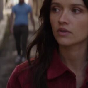 Marilyn Lima Instagram - Et si, dans un monde parallèle, vos meilleures amies étaient vos meilleures ennemies ? 🤔

Ce serait...dingue, non ? 

"Bugarach", en ce moment et en intégralité sur @france.tv 

#Bugarach #mondesparallèles #meilleureamie #ennemis #copines #MarilynLima #LisaDoCoutoTeixeira #LulaCottonFrapier #série #bestfriends
