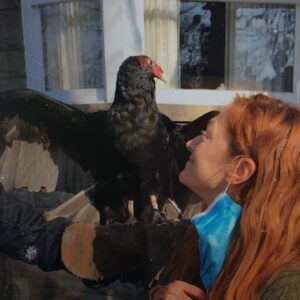 Marin Ireland Instagram - My Christmas card this year. For everyone who thought the vulture in episode 3 was maybe CGI…he was not. (Also we think it’s just mammals that died so Dennis Rodman—that is this bird’s name—would theoretically still be alive). He was a great scene partner and I loved him. #ythelastman